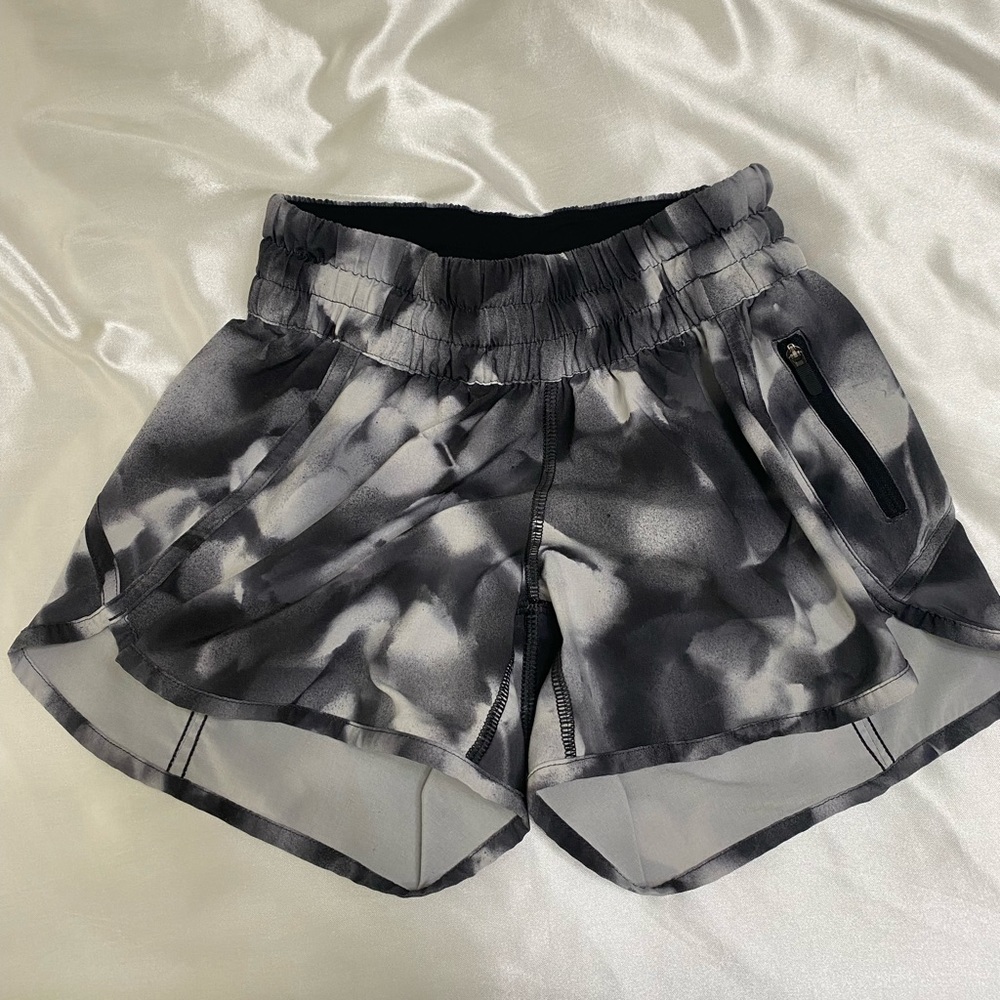SUPPER cute LULULEMON sold out print
